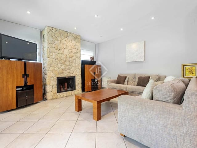 4 bedroom Villa for sale in Tarragona city with garage - € 695,000 (Ref: 8441629)