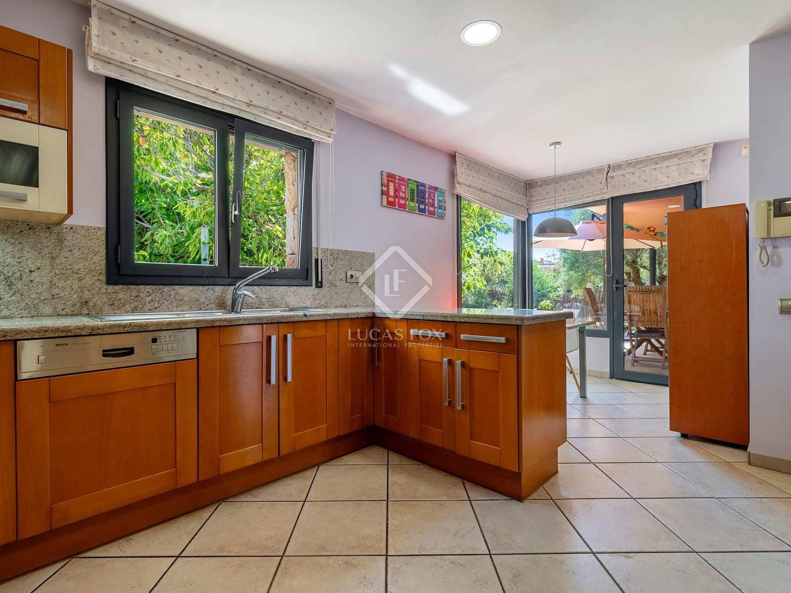 4 soveværelse Villa til salg i Tarragona by med garage - € 695.000 (Ref: 8441629)