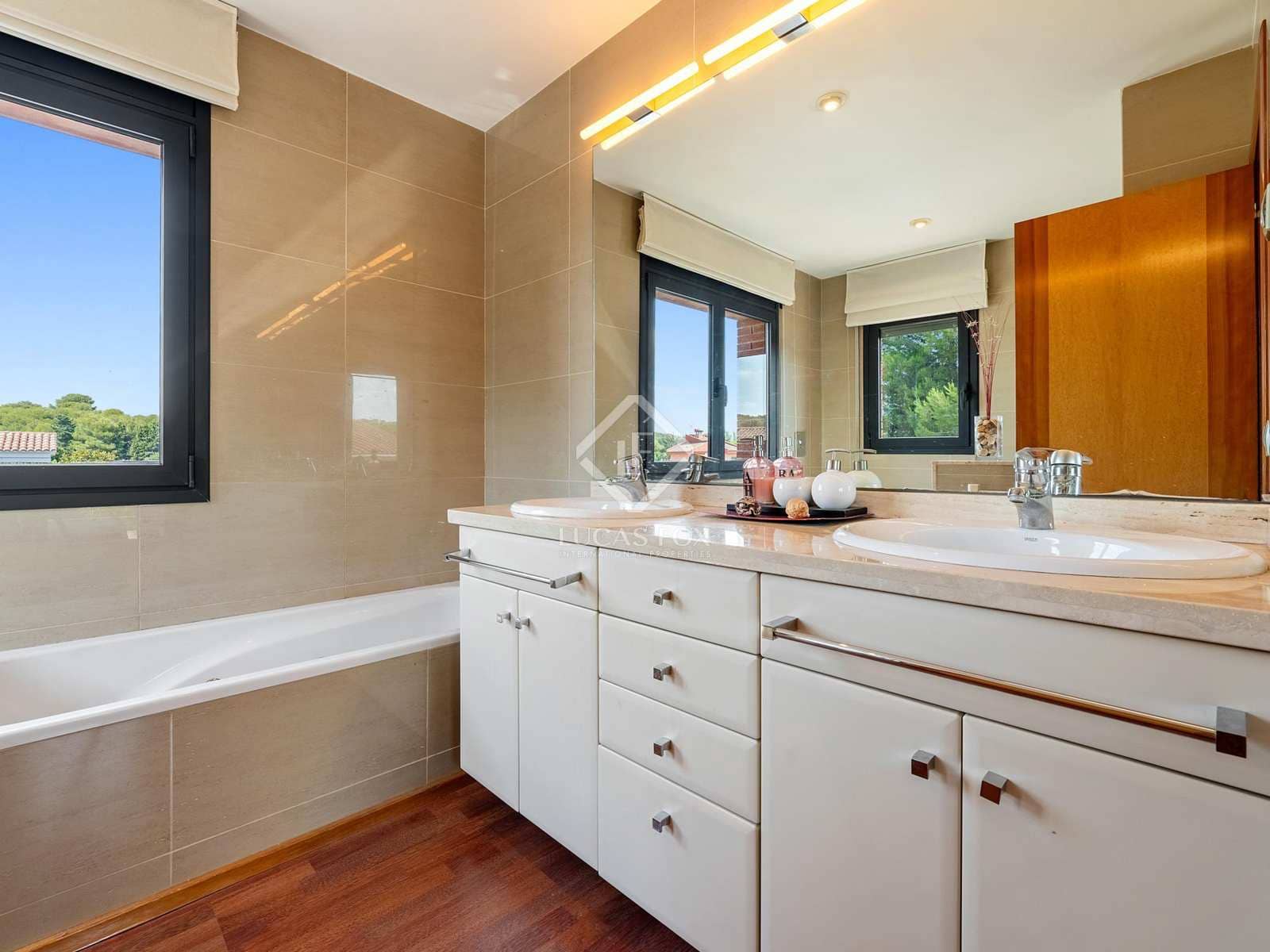 4 soveværelse Villa til salg i Tarragona by med garage - € 695.000 (Ref: 8441629)