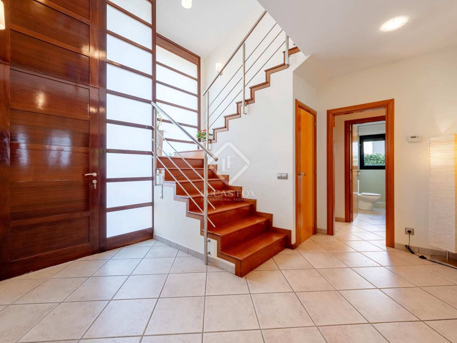 4 soveværelse Villa til salg i Tarragona by med garage - € 695.000 (Ref: 8441629)