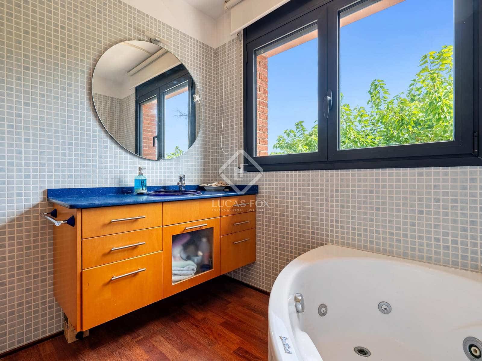 4 soveværelse Villa til salg i Tarragona by med garage - € 695.000 (Ref: 8441629)