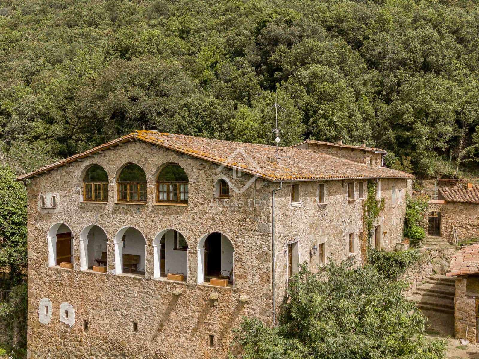 15 soveværelse Finca/Landehus til salg i La Vall de Bianya med swimmingpool garage - € 1.050.000 (Ref: 8444848)