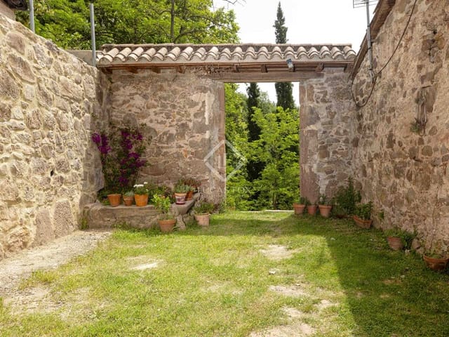 15 slaapkamer Finca/Landhuis te koop in La Vall de Bianya met zwembad garage - € 1.050.000 (Ref: 8444848)