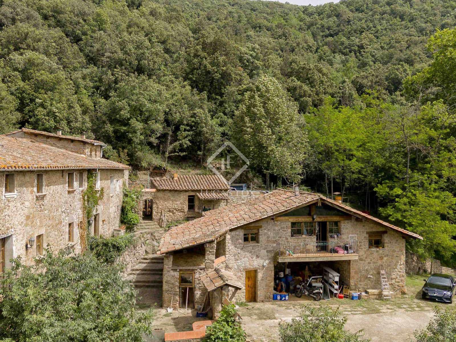 15 soveværelse Finca/Landehus til salg i La Vall de Bianya med swimmingpool garage - € 1.050.000 (Ref: 8444848)