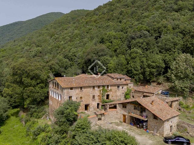 15 slaapkamer Finca/Landhuis te koop in La Vall de Bianya met zwembad garage - € 1.050.000 (Ref: 8444848)