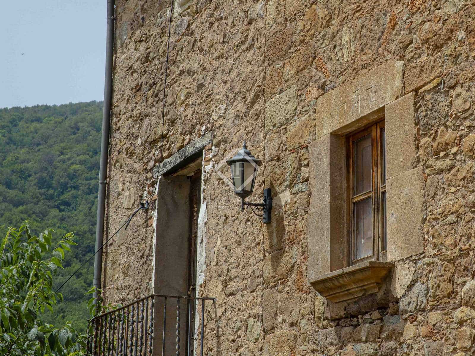 15 soveværelse Finca/Landehus til salg i La Vall de Bianya med swimmingpool garage - € 1.050.000 (Ref: 8444848)