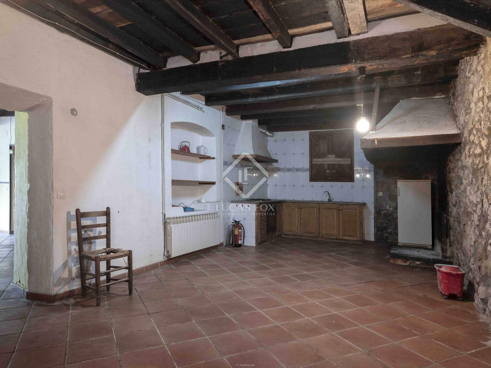 15 soveværelse Finca/Landehus til salg i La Vall de Bianya med swimmingpool garage - € 1.050.000 (Ref: 8444848)