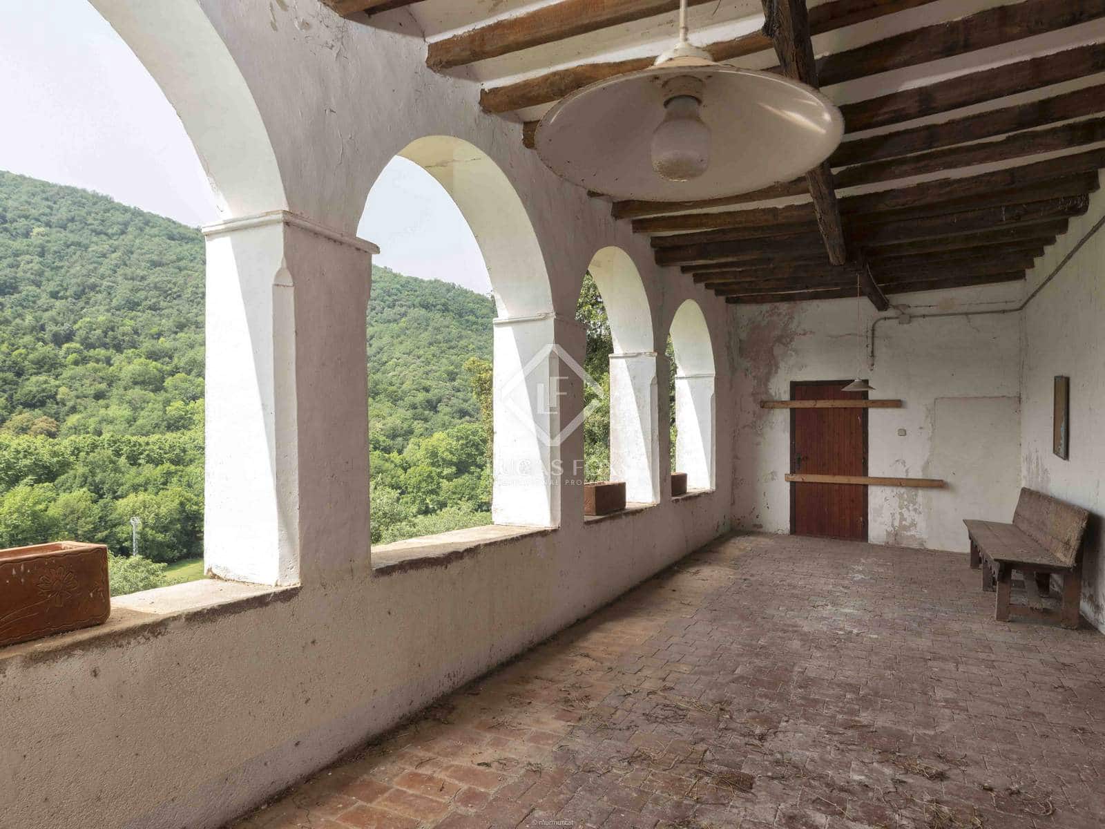 15 soveværelse Finca/Landehus til salg i La Vall de Bianya med swimmingpool garage - € 1.050.000 (Ref: 8444848)