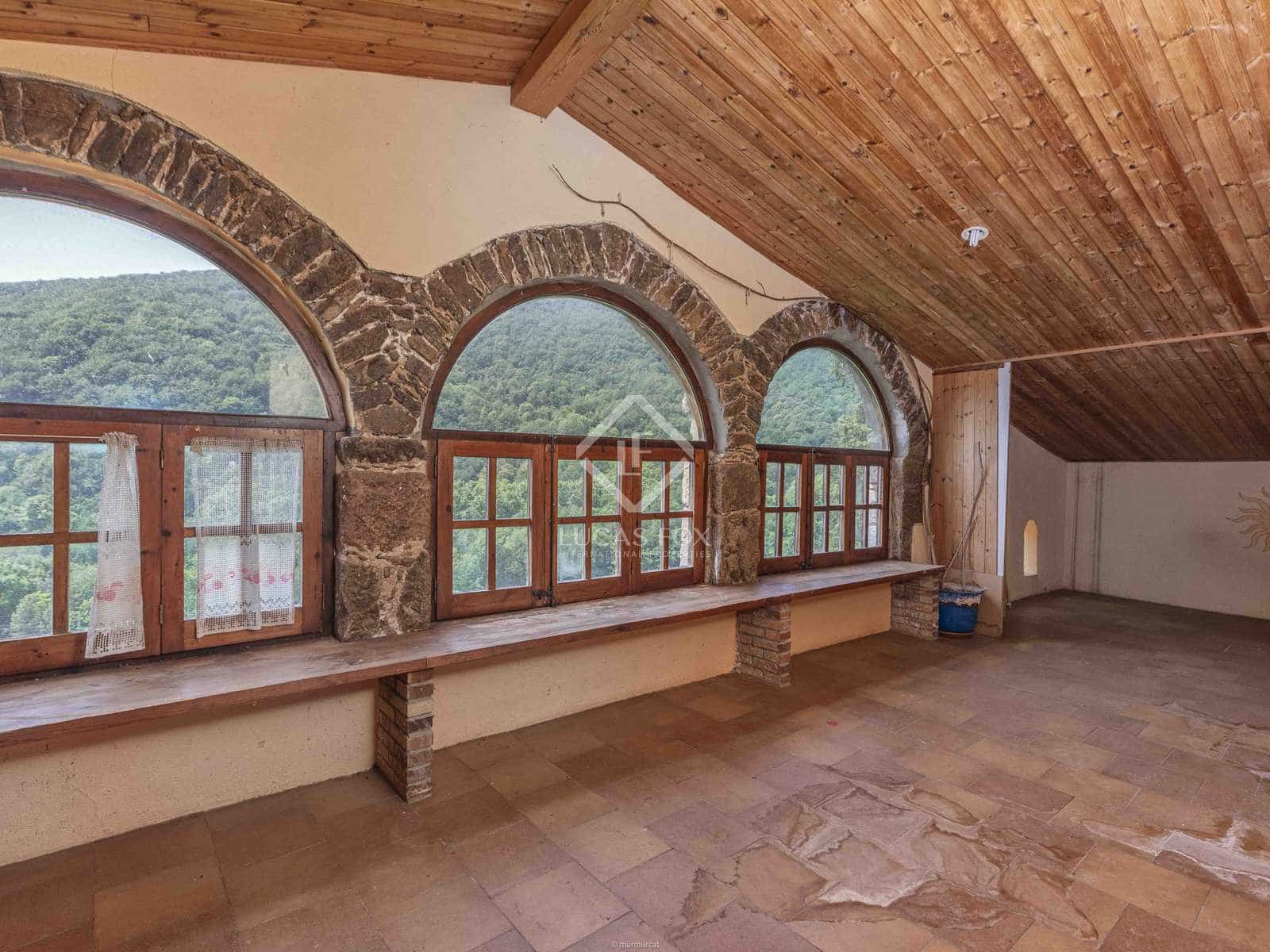 15 soveværelse Finca/Landehus til salg i La Vall de Bianya med swimmingpool garage - € 1.050.000 (Ref: 8444848)