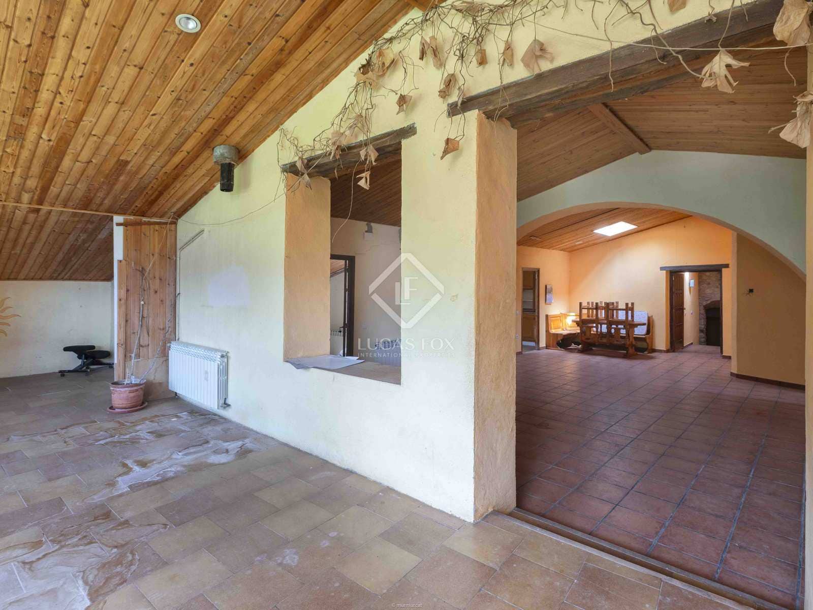 15 soveværelse Finca/Landehus til salg i La Vall de Bianya med swimmingpool garage - € 1.050.000 (Ref: 8444848)