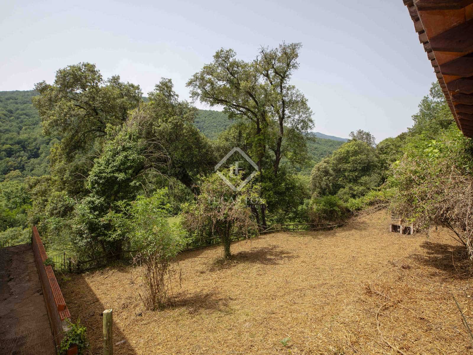 15 soveværelse Finca/Landehus til salg i La Vall de Bianya med swimmingpool garage - € 1.050.000 (Ref: 8444848)