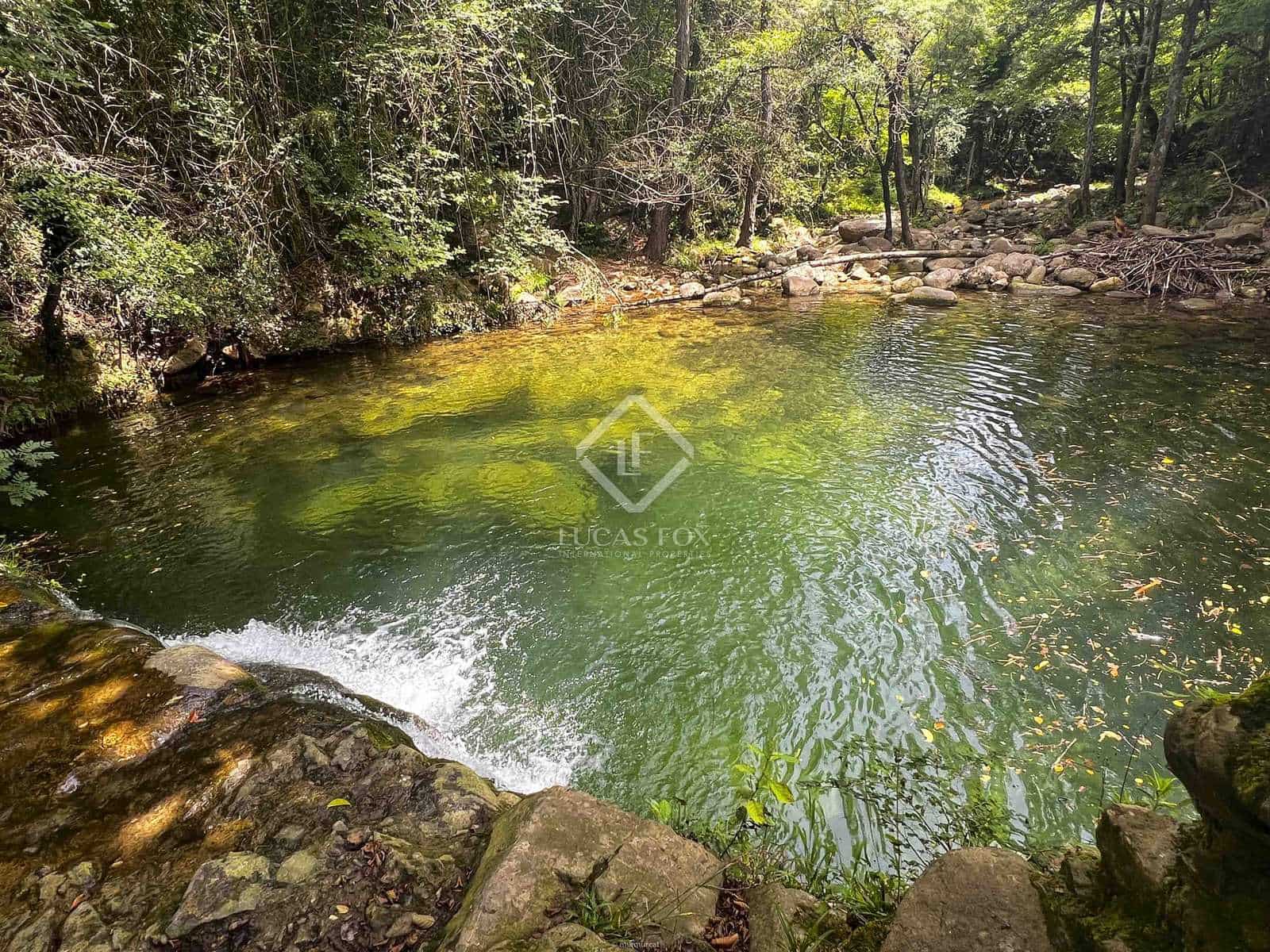 15 soveværelse Finca/Landehus til salg i La Vall de Bianya med swimmingpool garage - € 1.050.000 (Ref: 8444848)