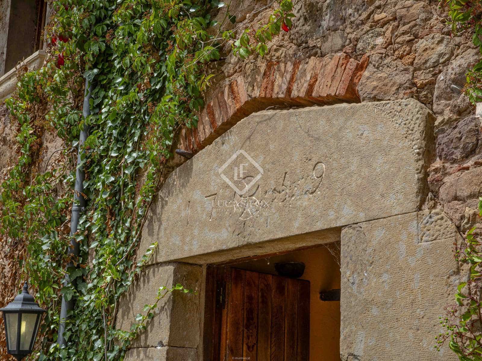 15 soveværelse Finca/Landehus til salg i La Vall de Bianya med swimmingpool garage - € 1.050.000 (Ref: 8444848)