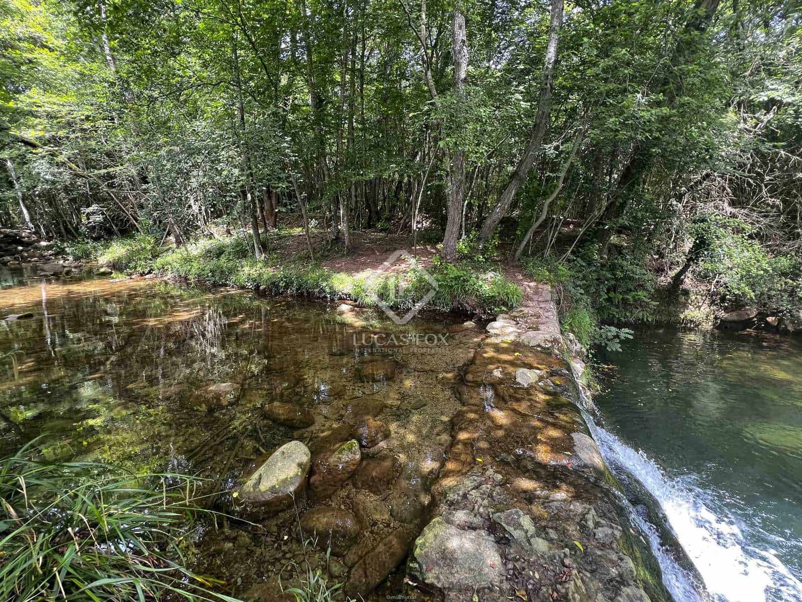 15 soveværelse Finca/Landehus til salg i La Vall de Bianya med swimmingpool garage - € 1.050.000 (Ref: 8444848)