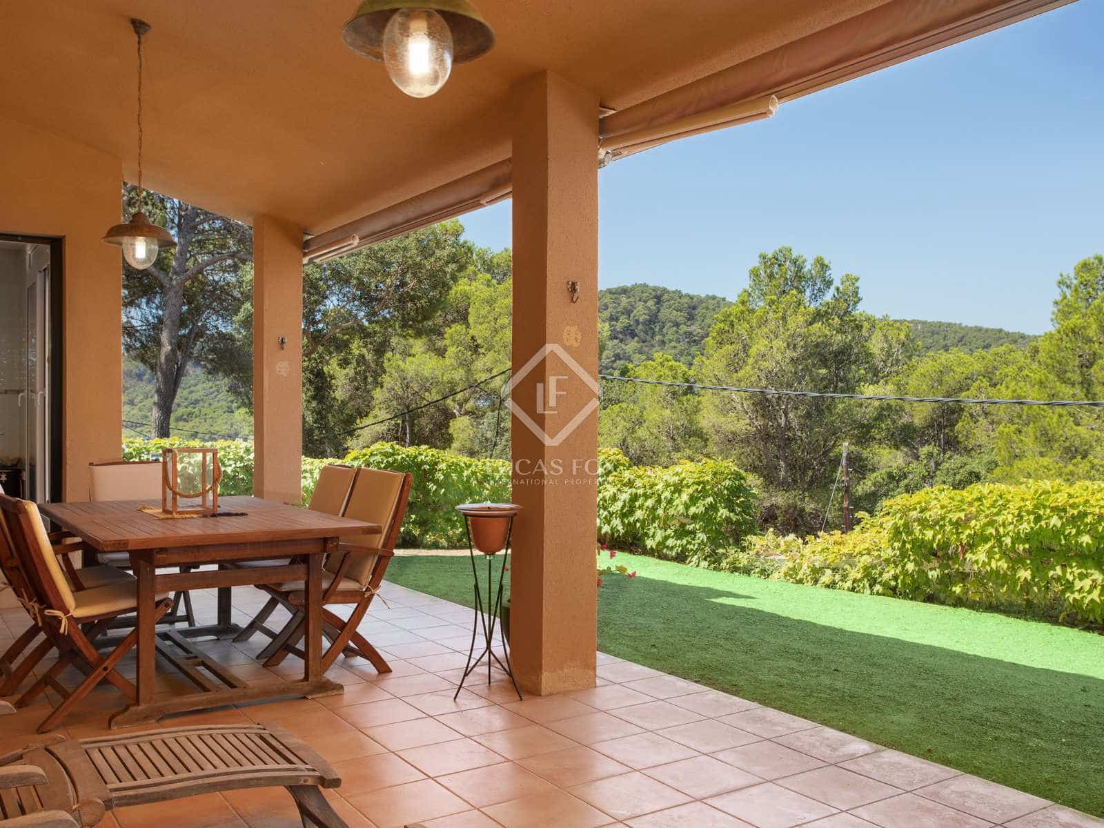 4 soveværelse Villa til salg i Tamariu med garage - € 925.000 (Ref: 8447136)