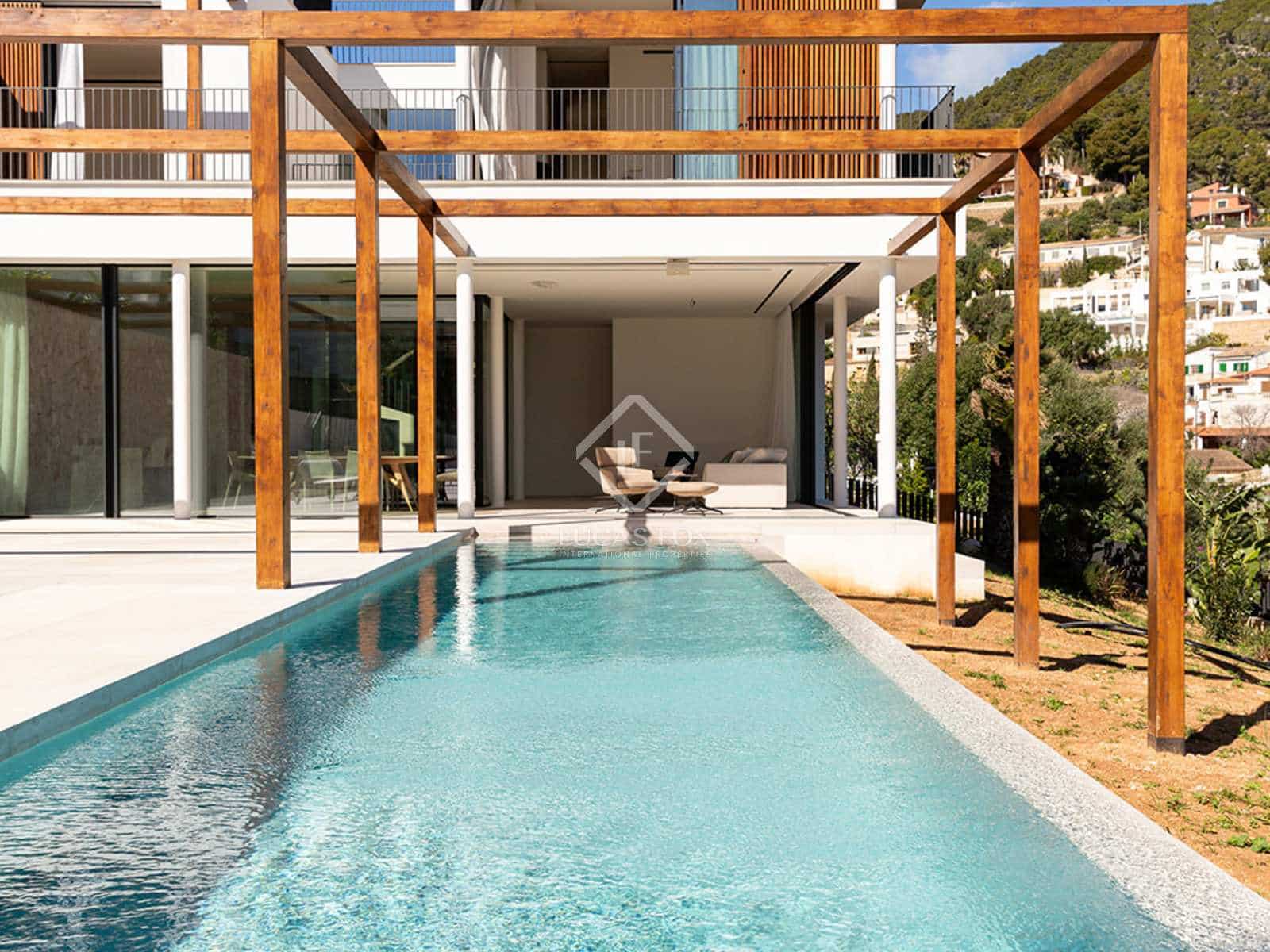 4 soveværelse Villa til salg i Genova med swimmingpool garage - € 4.500.000 (Ref: 8447411)