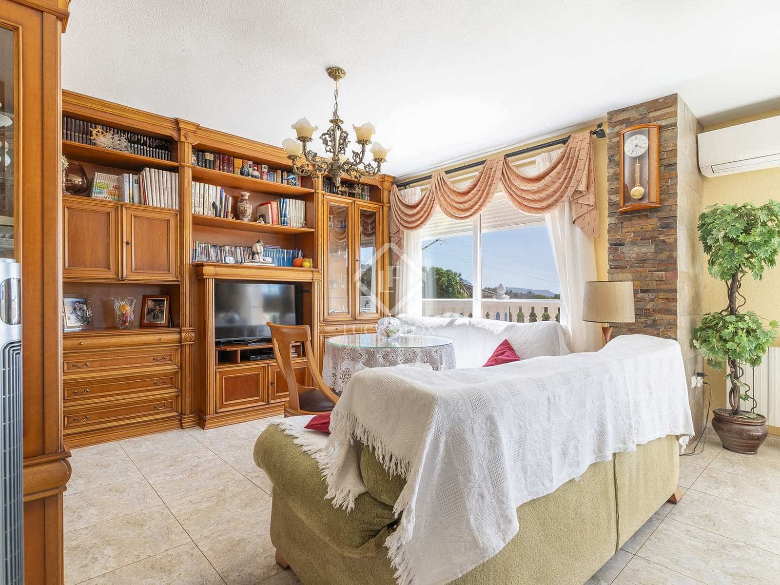 3 bedroom Villa for sale in Altea with pool garage - € 530,000 (Ref: 8448870)