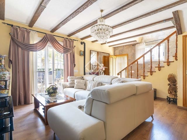 3 sypialnia Willa na sprzedaż w Altea z basenem garażem - 530 000 € (Ref: 8448870)