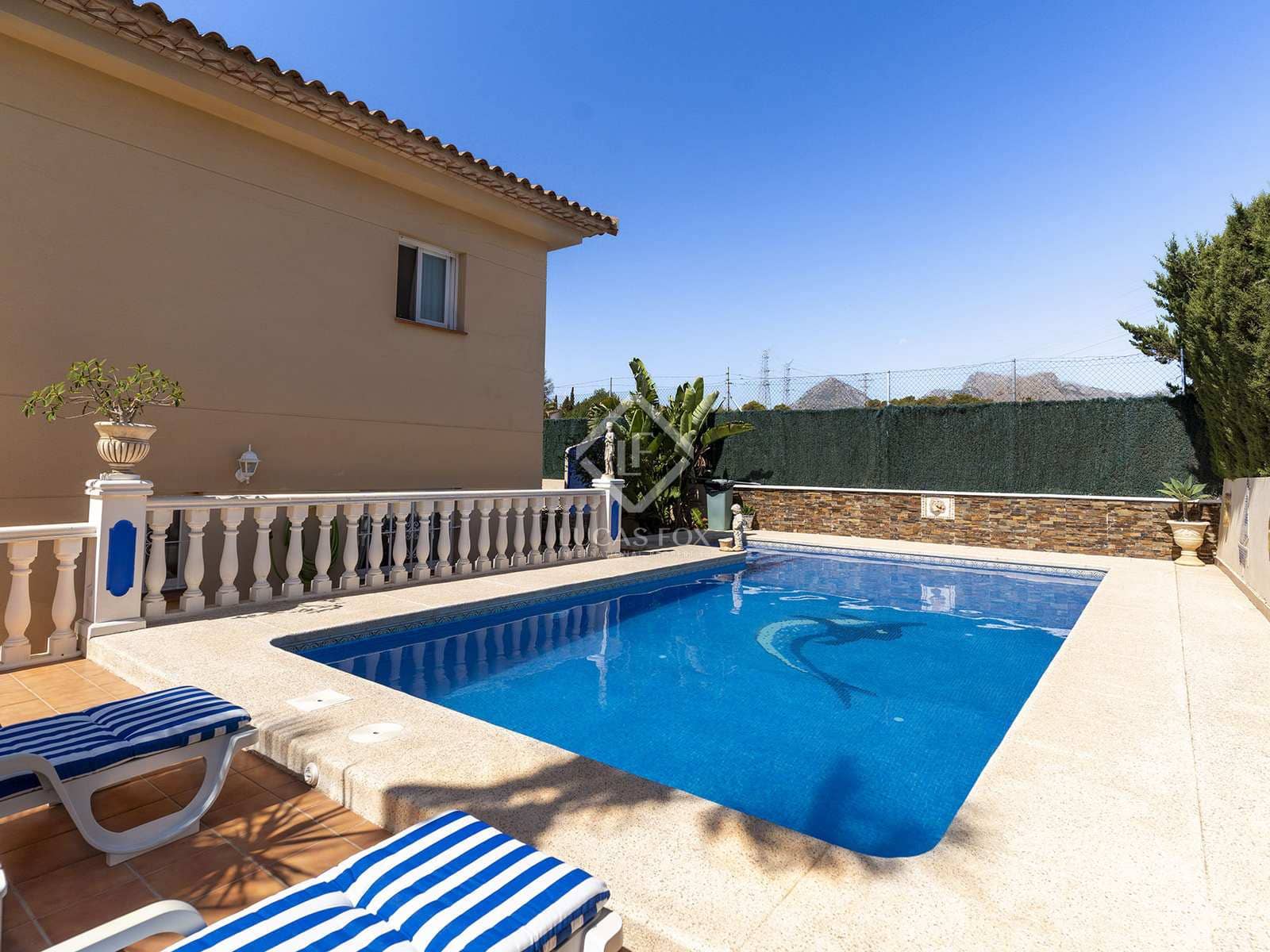 3 bedroom Villa for sale in Altea with pool garage - € 530,000 (Ref: 8448870)
