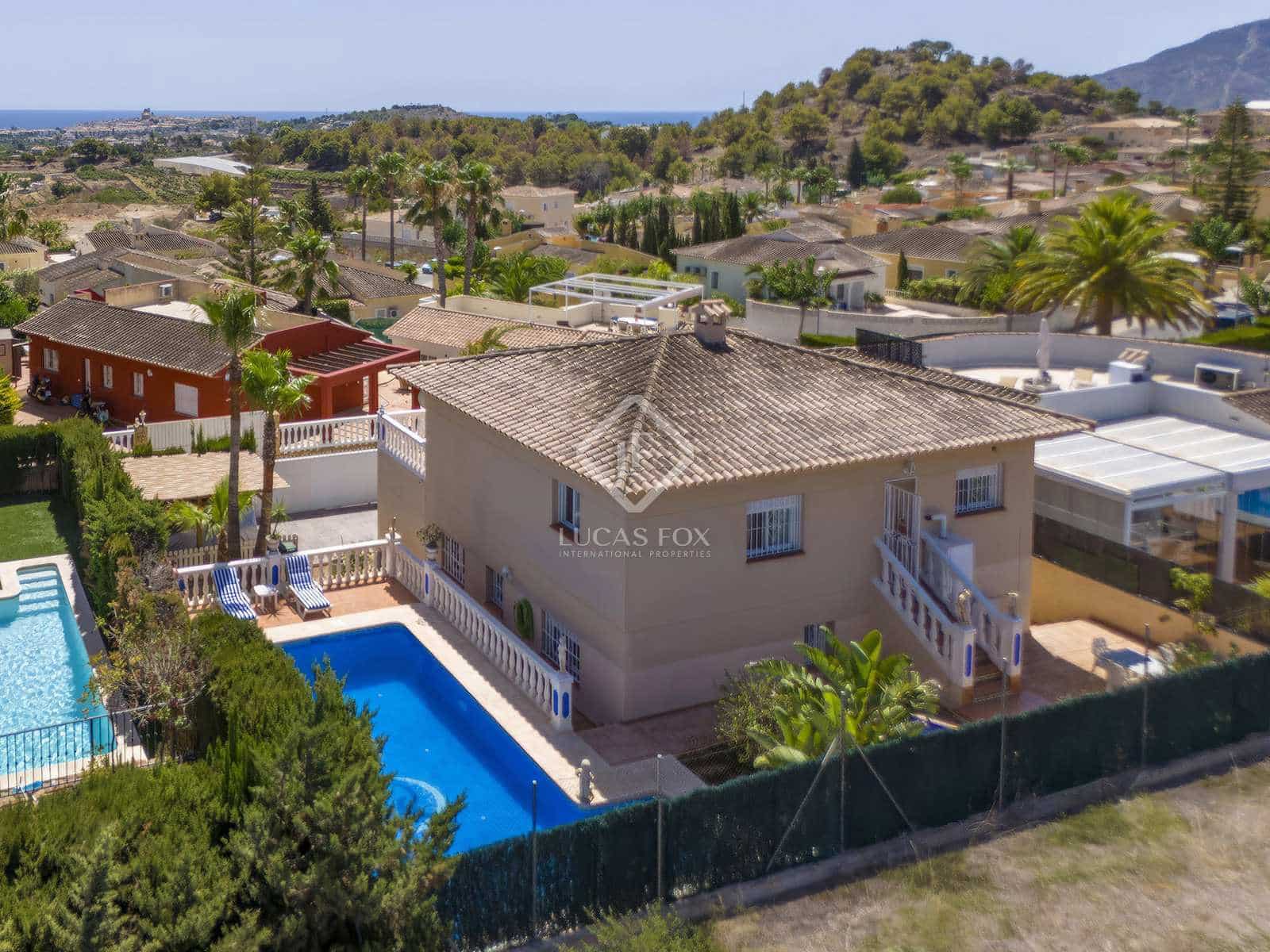 3 bedroom Villa for sale in Altea with pool garage - € 530,000 (Ref: 8448870)