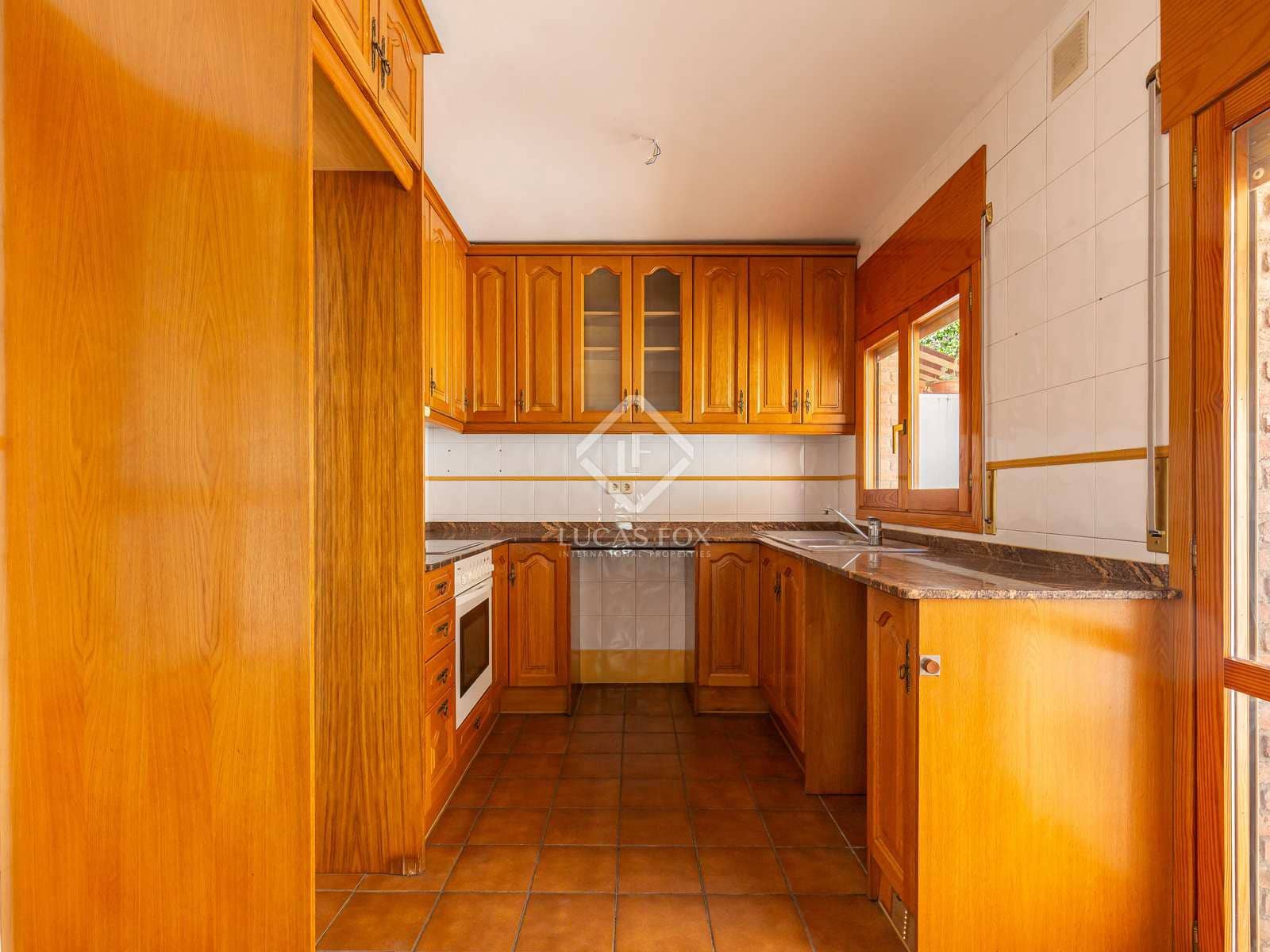 4 bedroom Villa for rent in Esplugues de Llobregat with garage - € 2,950 (Ref: 8449224)