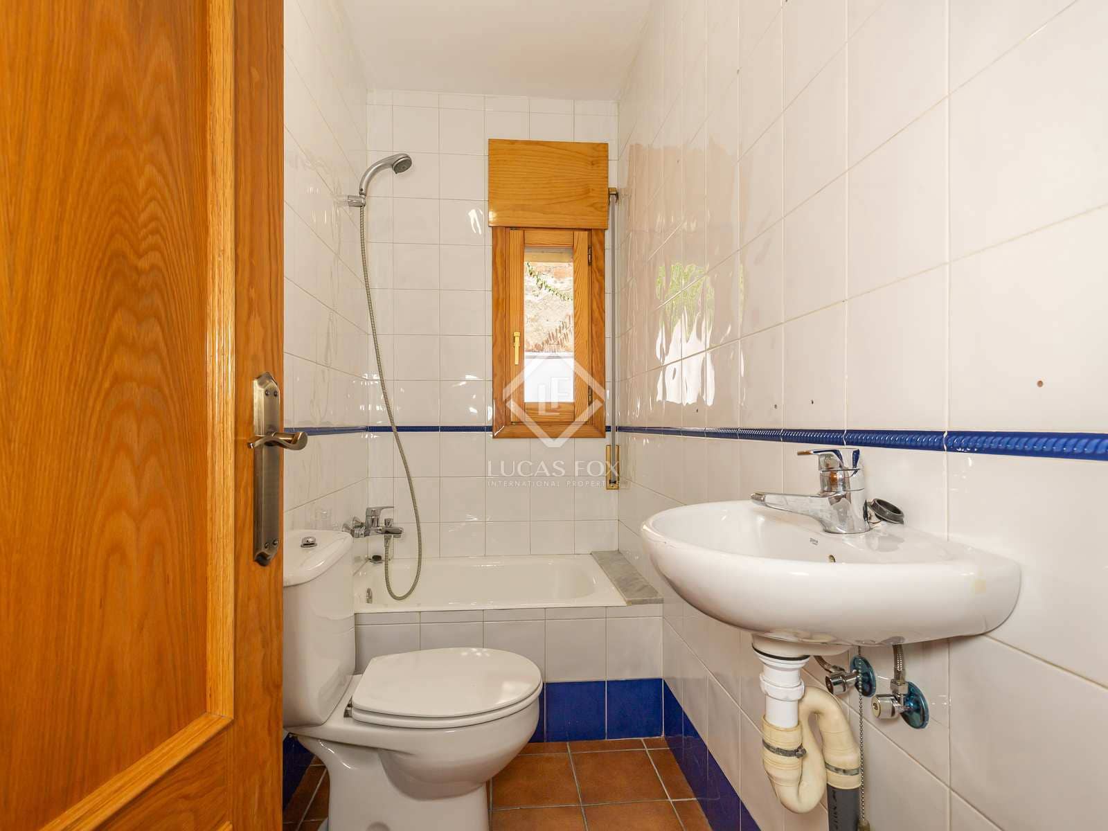 4 bedroom Villa for rent in Esplugues de Llobregat with garage - € 2,950 (Ref: 8449224)