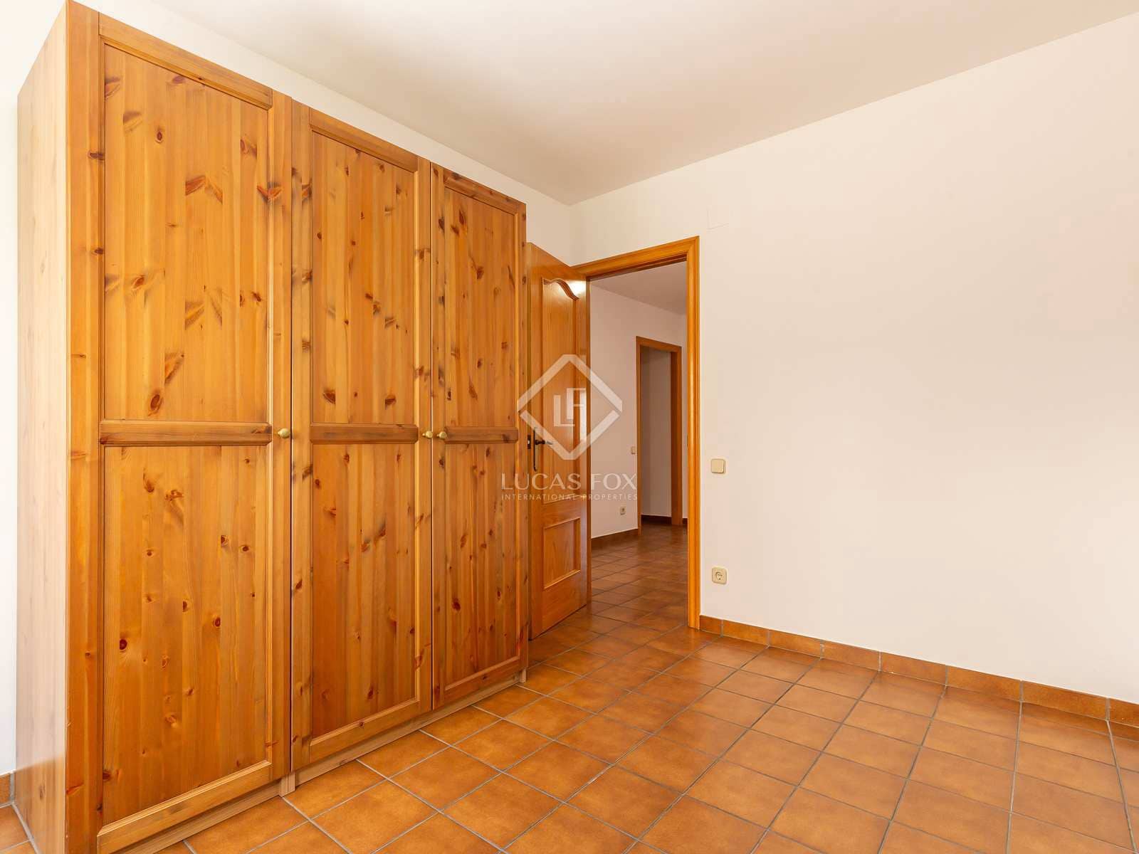 4 bedroom Villa for rent in Esplugues de Llobregat with garage - € 2,950 (Ref: 8449224)