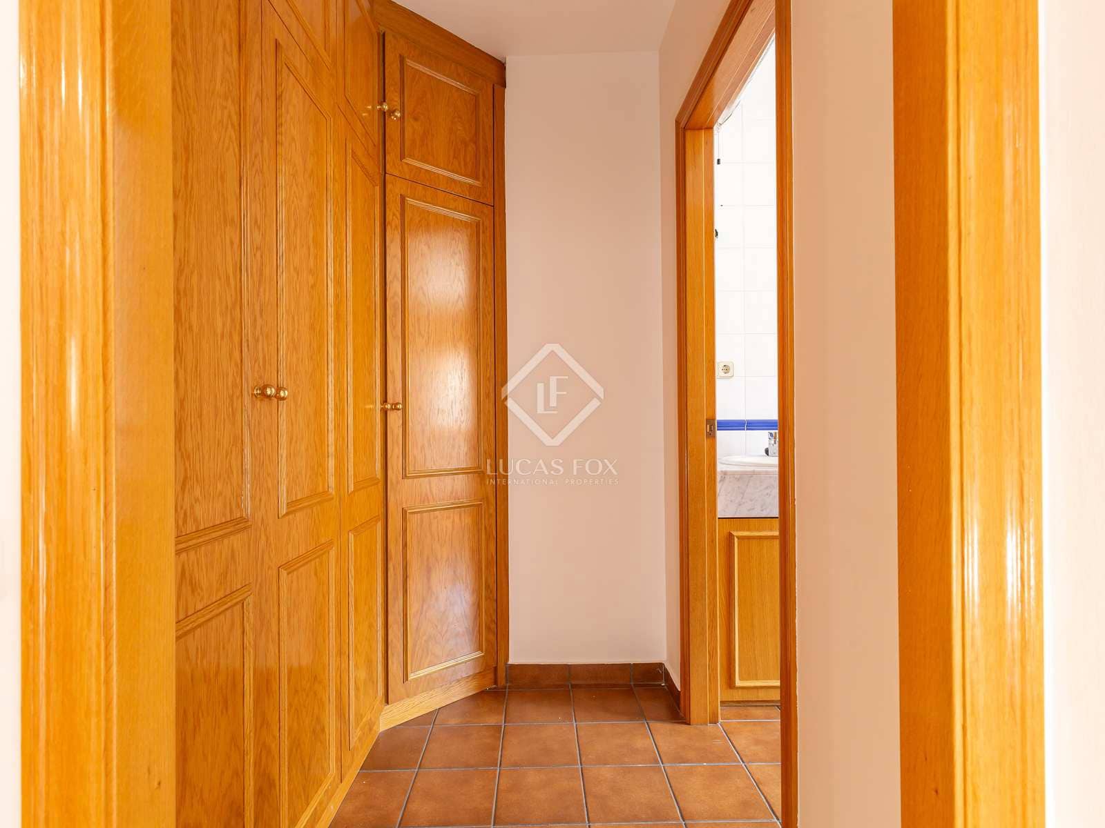 4 bedroom Villa for rent in Esplugues de Llobregat with garage - € 2,950 (Ref: 8449224)