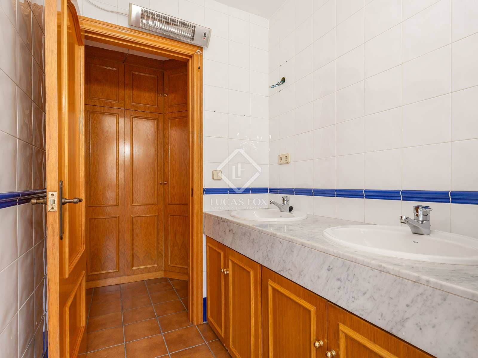 4 bedroom Villa for rent in Esplugues de Llobregat with garage - € 2,950 (Ref: 8449224)