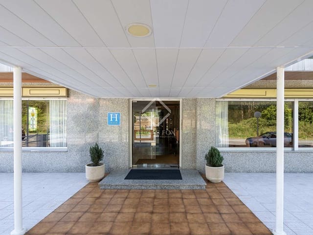 30 bedroom Commercial for sale in O Grove with pool garage - € 2,900,000 (Ref: 8449312)