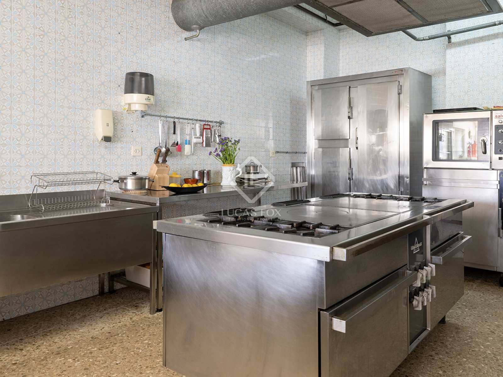 30 soveværelse Erhverv til salg i O Grove med swimmingpool garage - € 2.900.000 (Ref: 8449312)