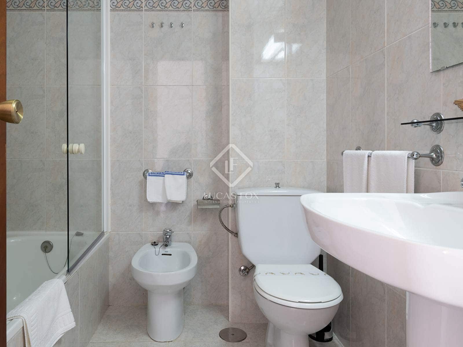 30 soveværelse Erhverv til salg i O Grove med swimmingpool garage - € 2.900.000 (Ref: 8449312)