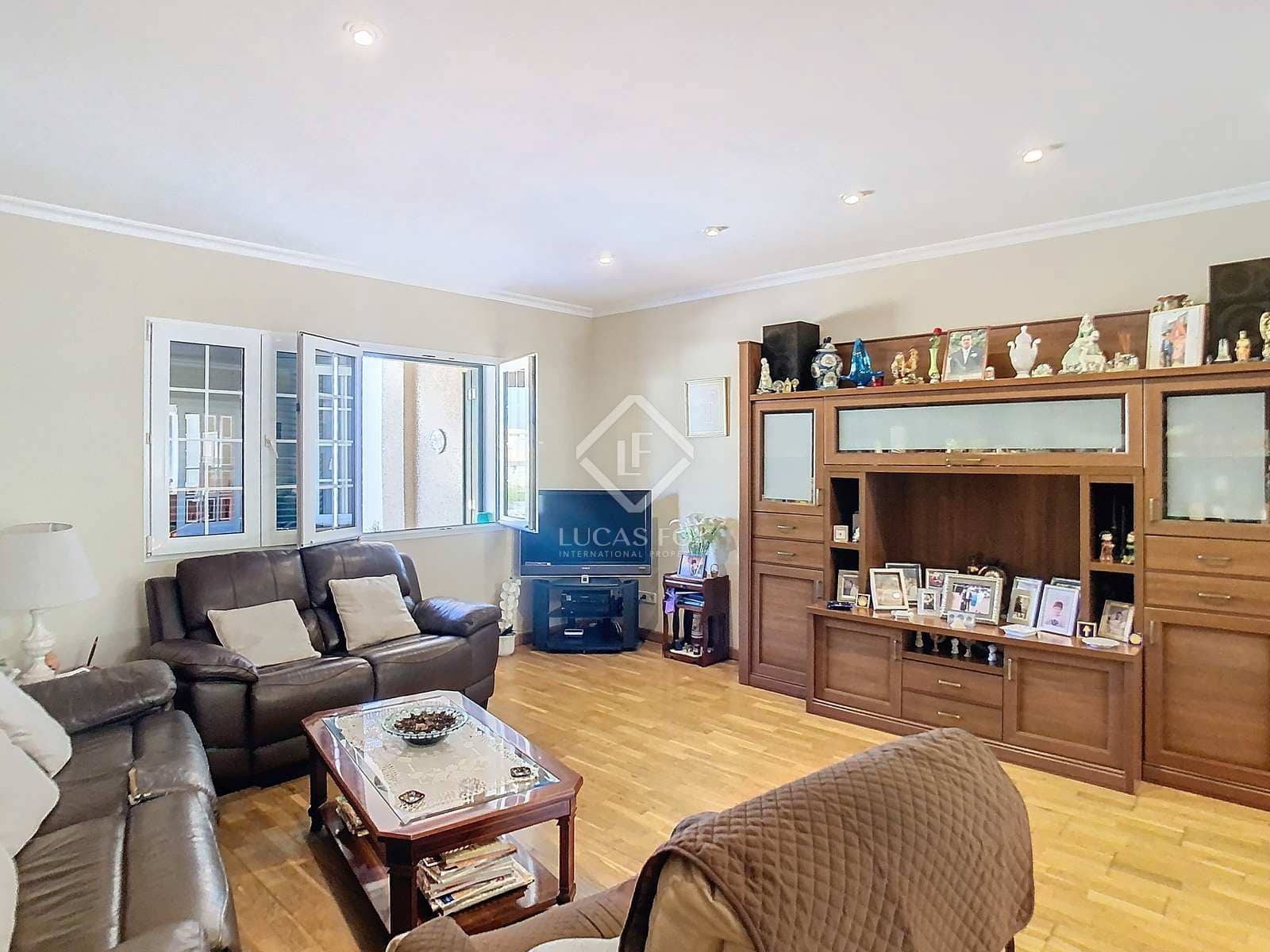 4 slaapkamer Villa te koop in Mahon / Mao met zwembad garage - € 690.000 (Ref: 8454026)