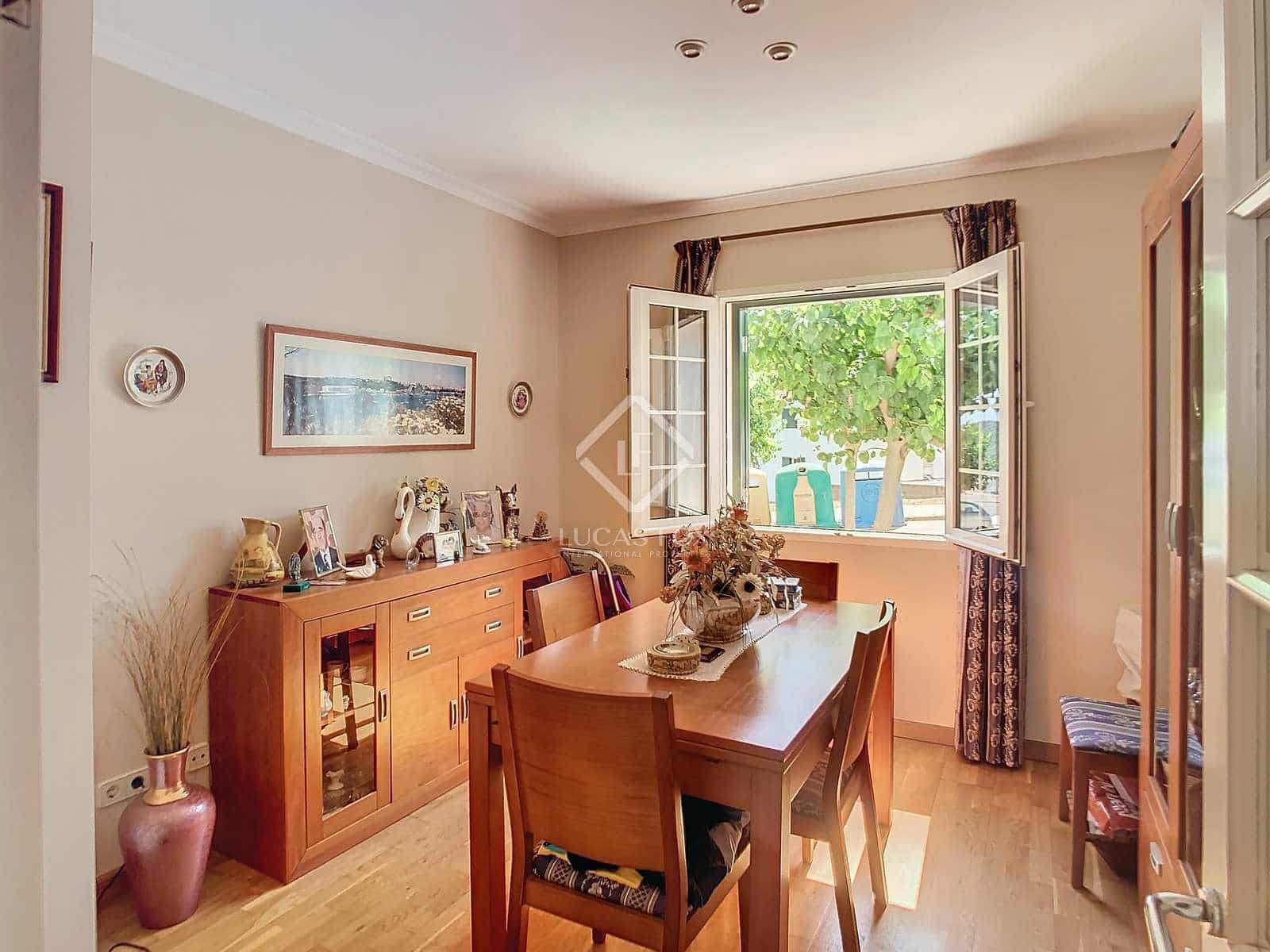 4 slaapkamer Villa te koop in Mahon / Mao met zwembad garage - € 690.000 (Ref: 8454026)