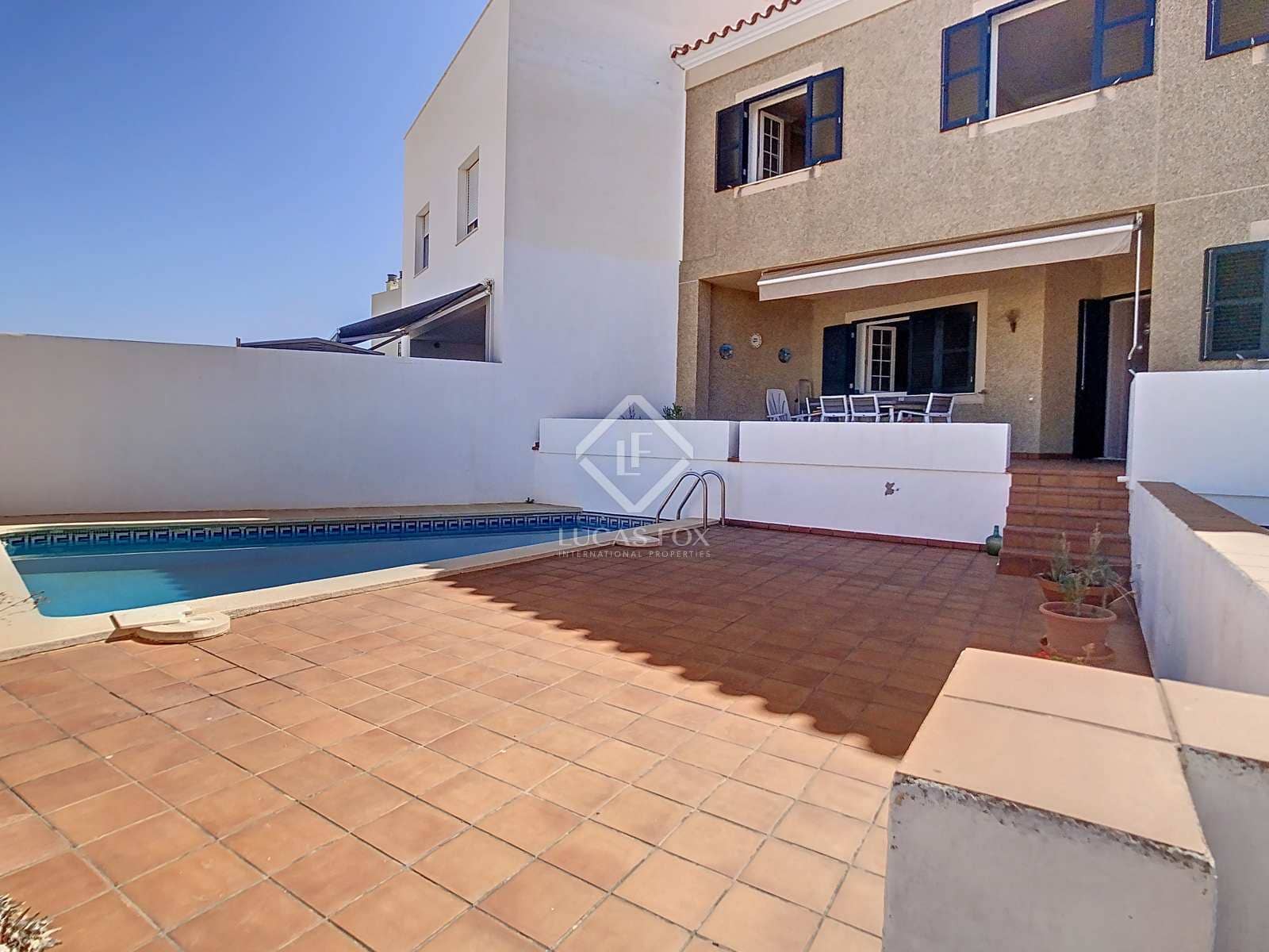 4 slaapkamer Villa te koop in Mahon / Mao met zwembad garage - € 690.000 (Ref: 8454026)