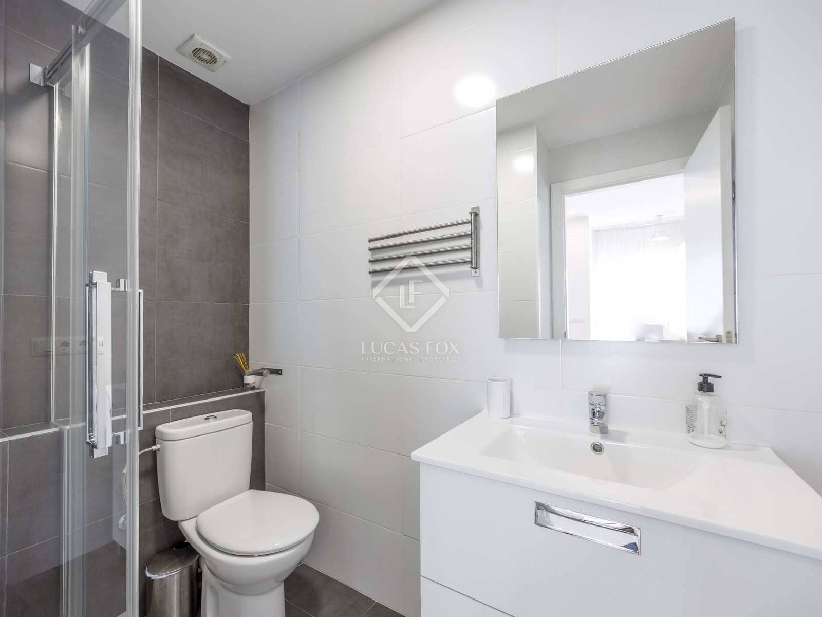3 quarto Apartamento para arrendar em Valencia cidade - 2 300 € (Ref: 8456278)
