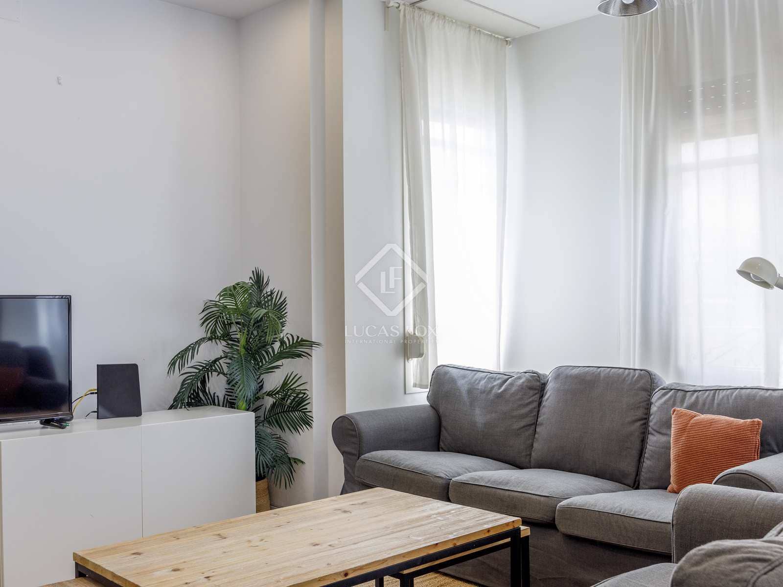 3 quarto Apartamento para arrendar em Valencia cidade - 2 300 € (Ref: 8456278)