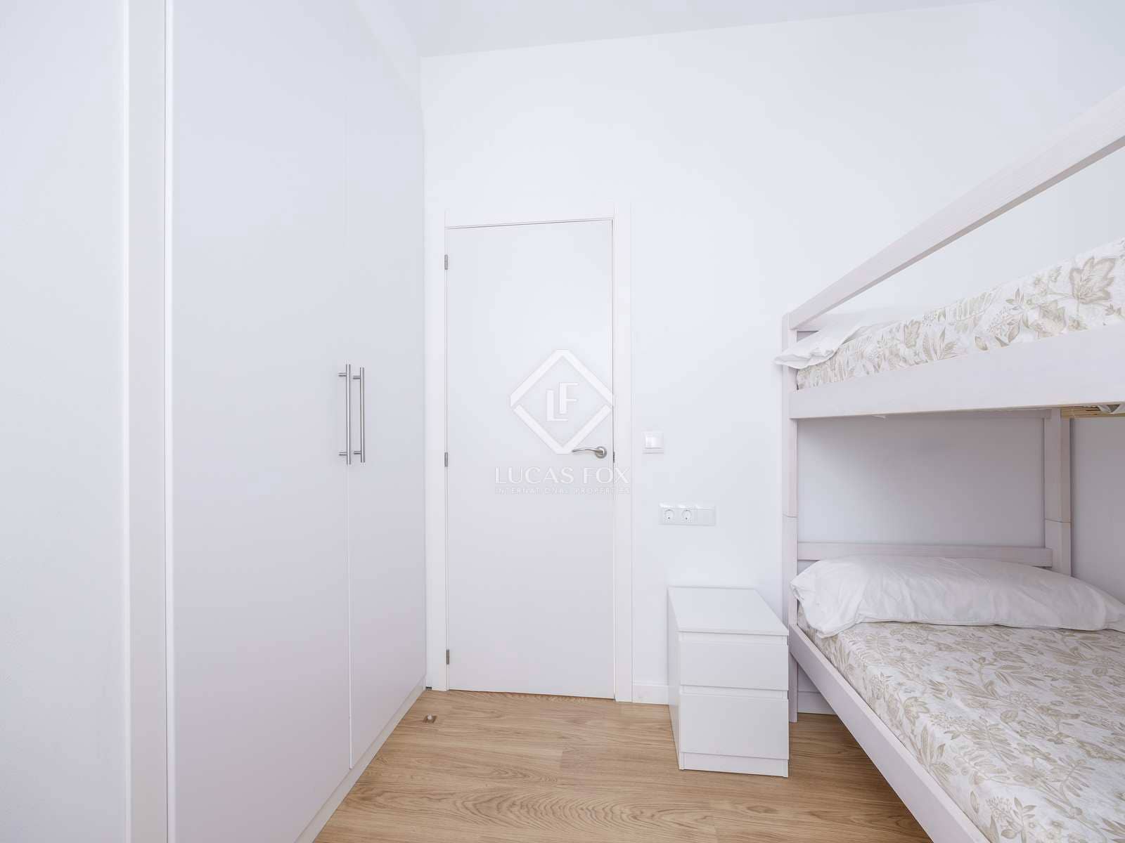 3 quarto Apartamento para arrendar em Valencia cidade - 2 300 € (Ref: 8456278)