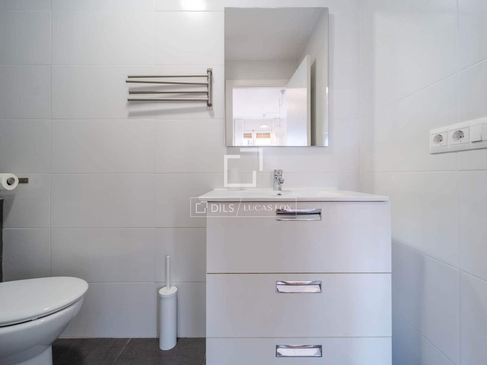 3 bedroom Apartment for rent in Valencia city - € 2,300 (Ref: 8456278)