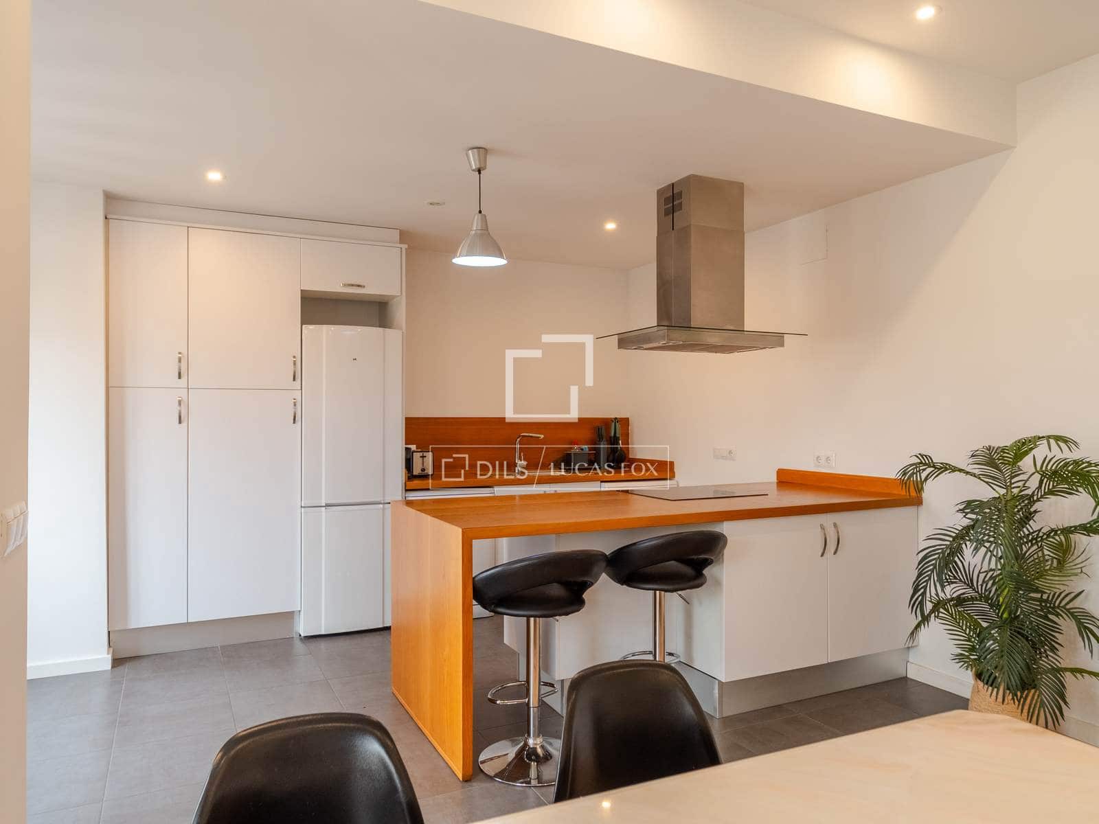 3 bedroom Apartment for rent in Valencia city - € 2,300 (Ref: 8456278)