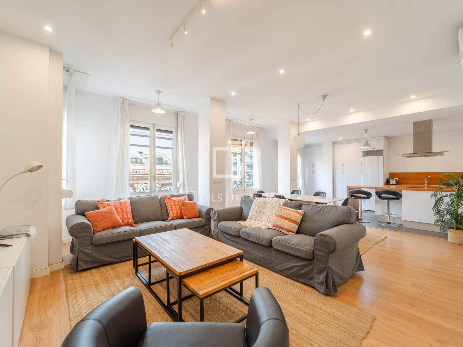 3 bedroom Apartment for rent in Valencia city - € 2,300 (Ref: 8456278)
