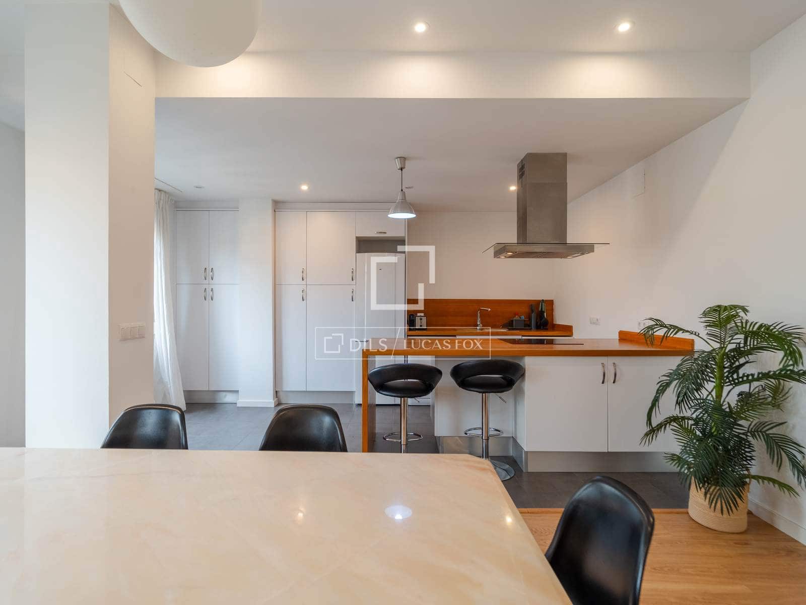 3 bedroom Apartment for rent in Valencia city - € 2,300 (Ref: 8456278)