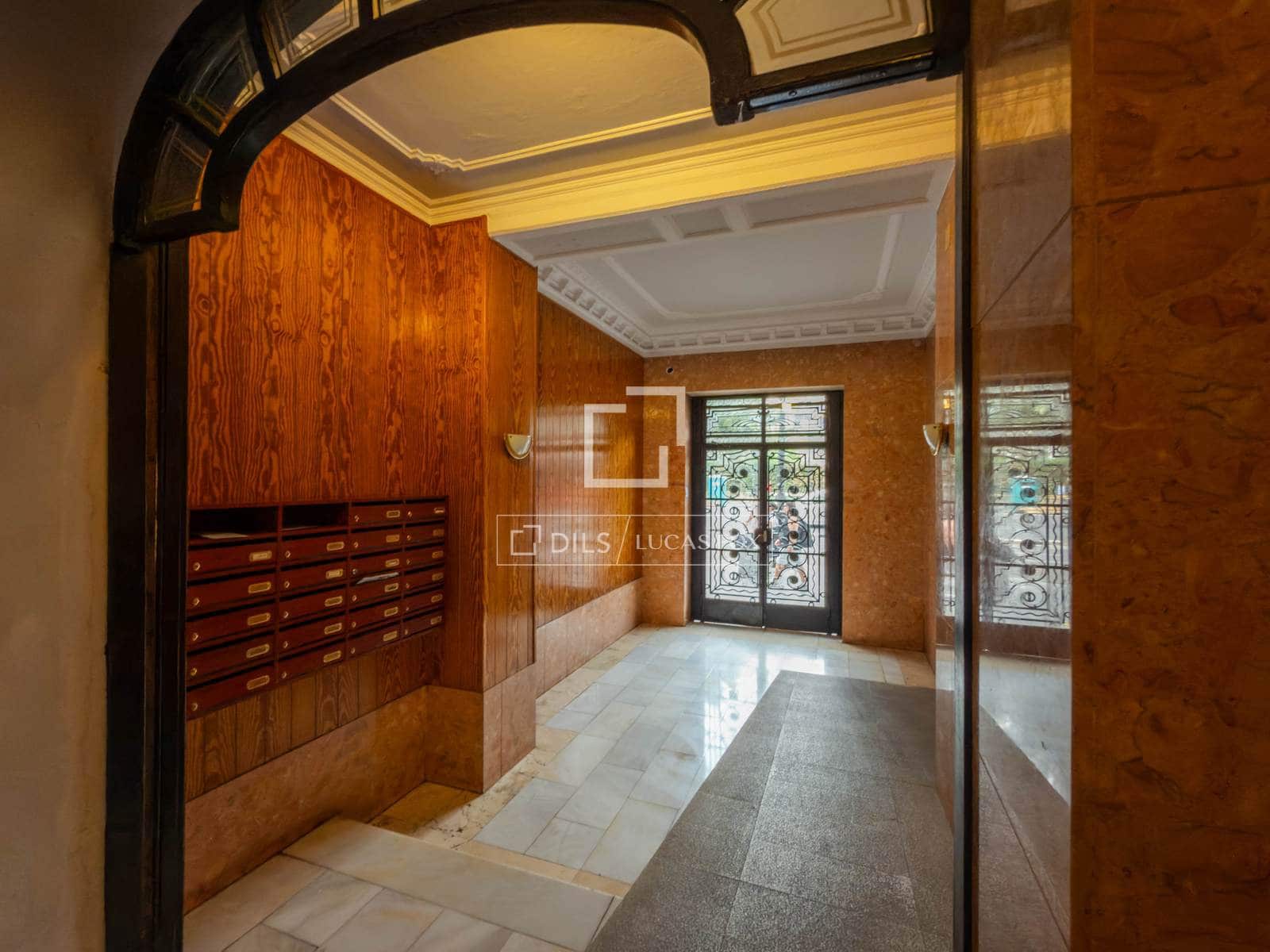 3 bedroom Apartment for rent in Valencia city - € 2,300 (Ref: 8456278)