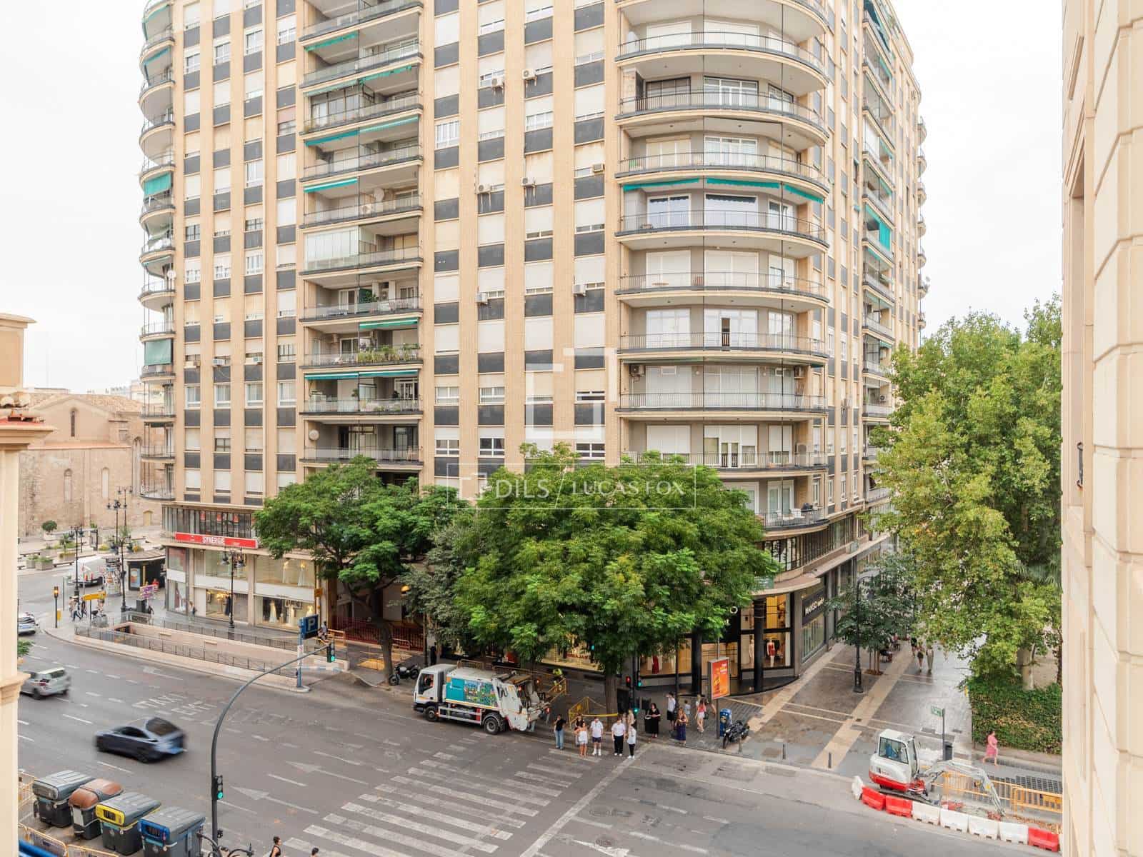3 bedroom Apartment for rent in Valencia city - € 2,300 (Ref: 8456278)