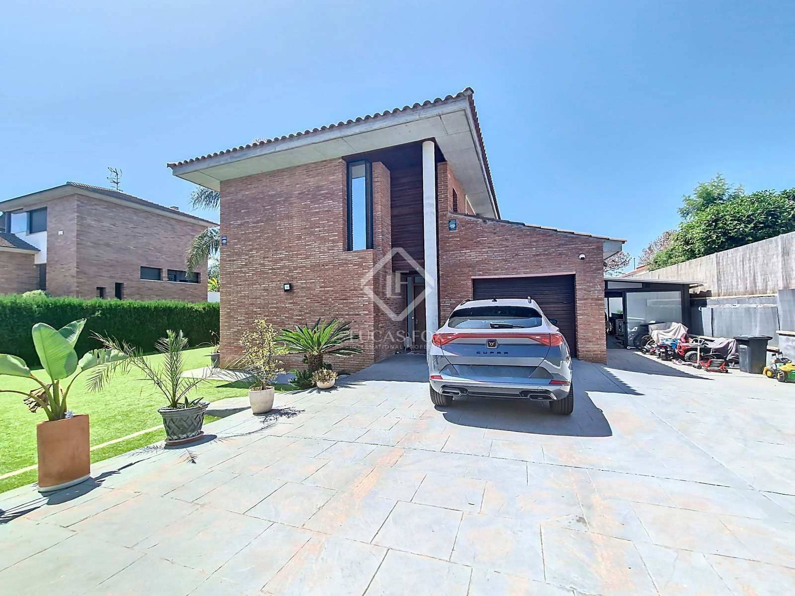 4 soveværelse Villa til salg i Vilanova i la Geltru med swimmingpool garage - € 879.000 (Ref: 8456414)