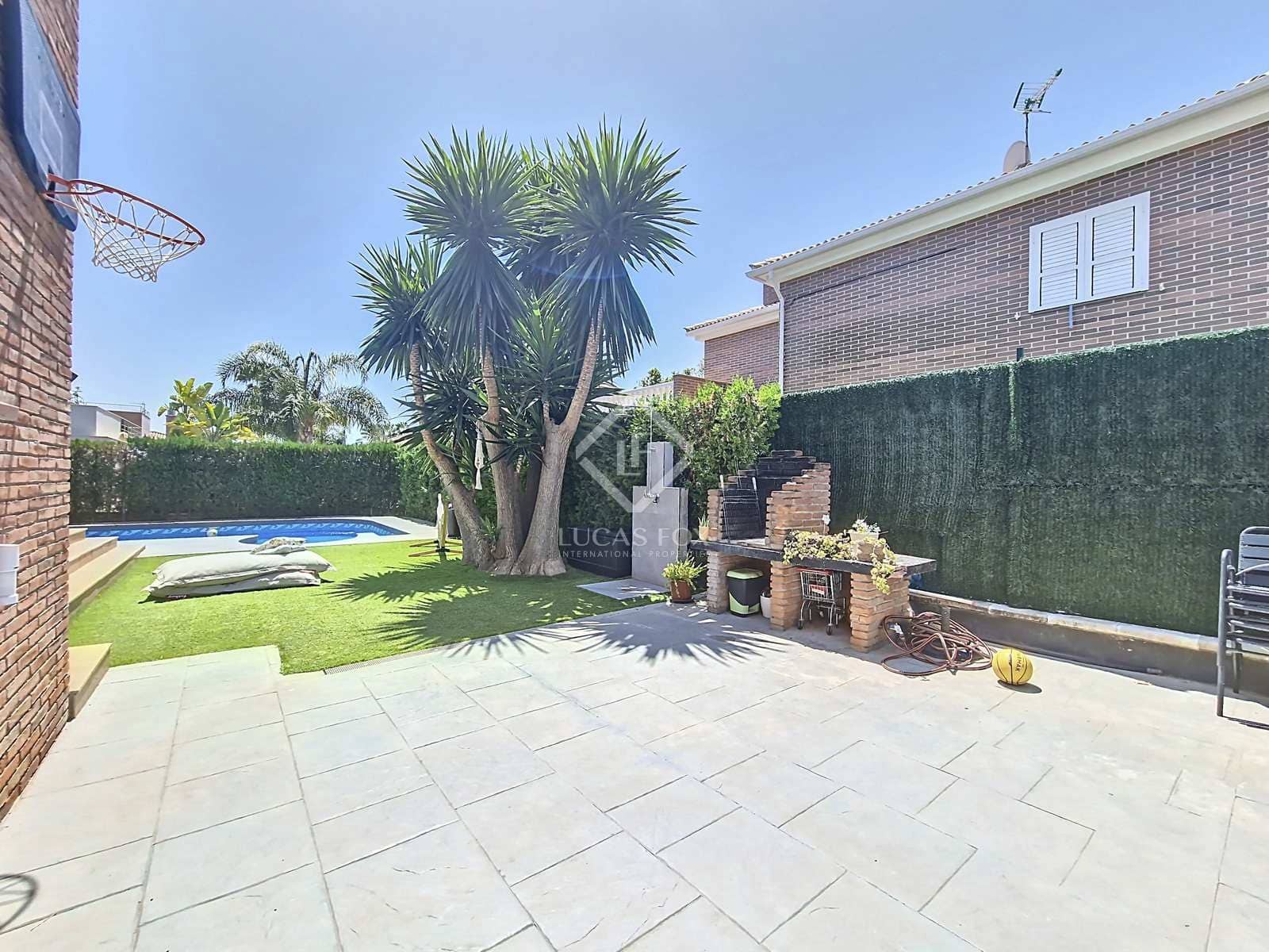 4 soveværelse Villa til salg i Vilanova i la Geltru med swimmingpool garage - € 879.000 (Ref: 8456414)