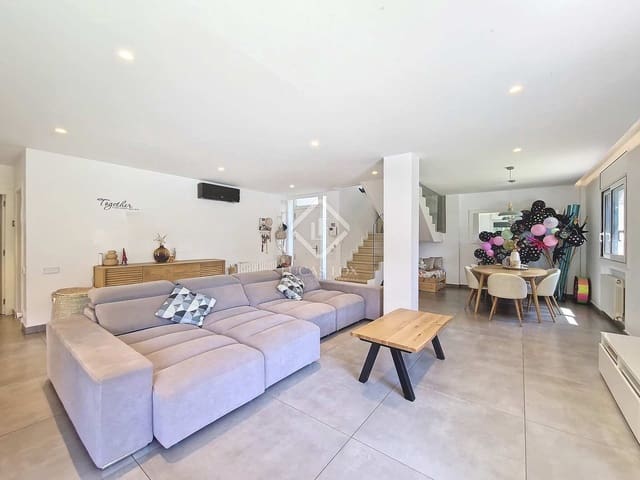 4 camera da letto Villa in vendita in Vilanova i la Geltrú con piscina garage - 879.000 € (Rif: 8456414)