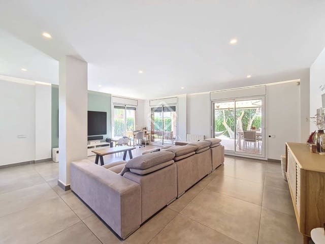 4 camera da letto Villa in vendita in Vilanova i la Geltrú con piscina garage - 879.000 € (Rif: 8456414)