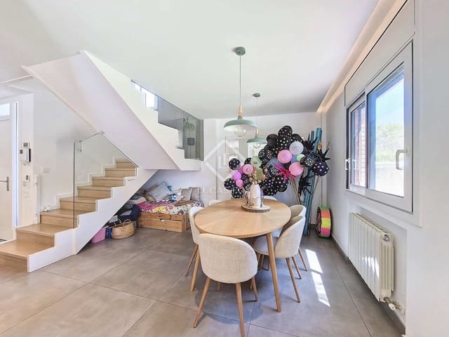 4 camera da letto Villa in vendita in Vilanova i la Geltrú con piscina garage - 879.000 € (Rif: 8456414)