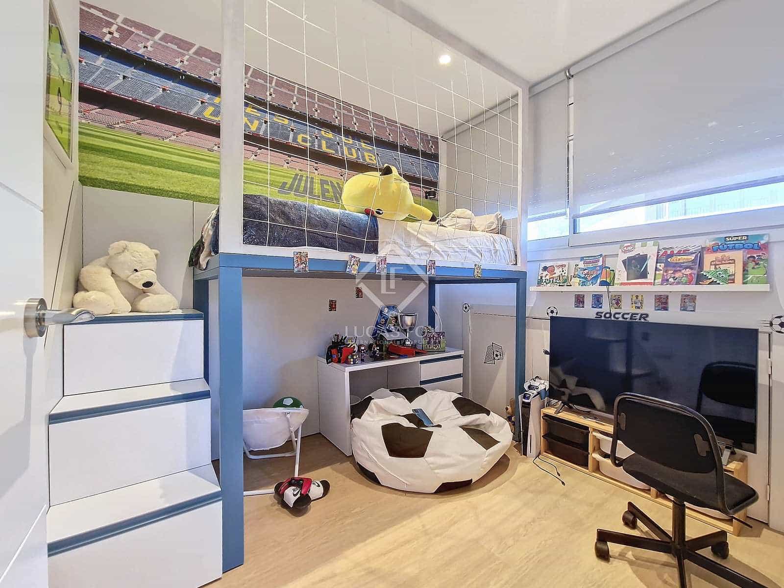 4 soveværelse Villa til salg i Vilanova i la Geltru med swimmingpool garage - € 879.000 (Ref: 8456414)